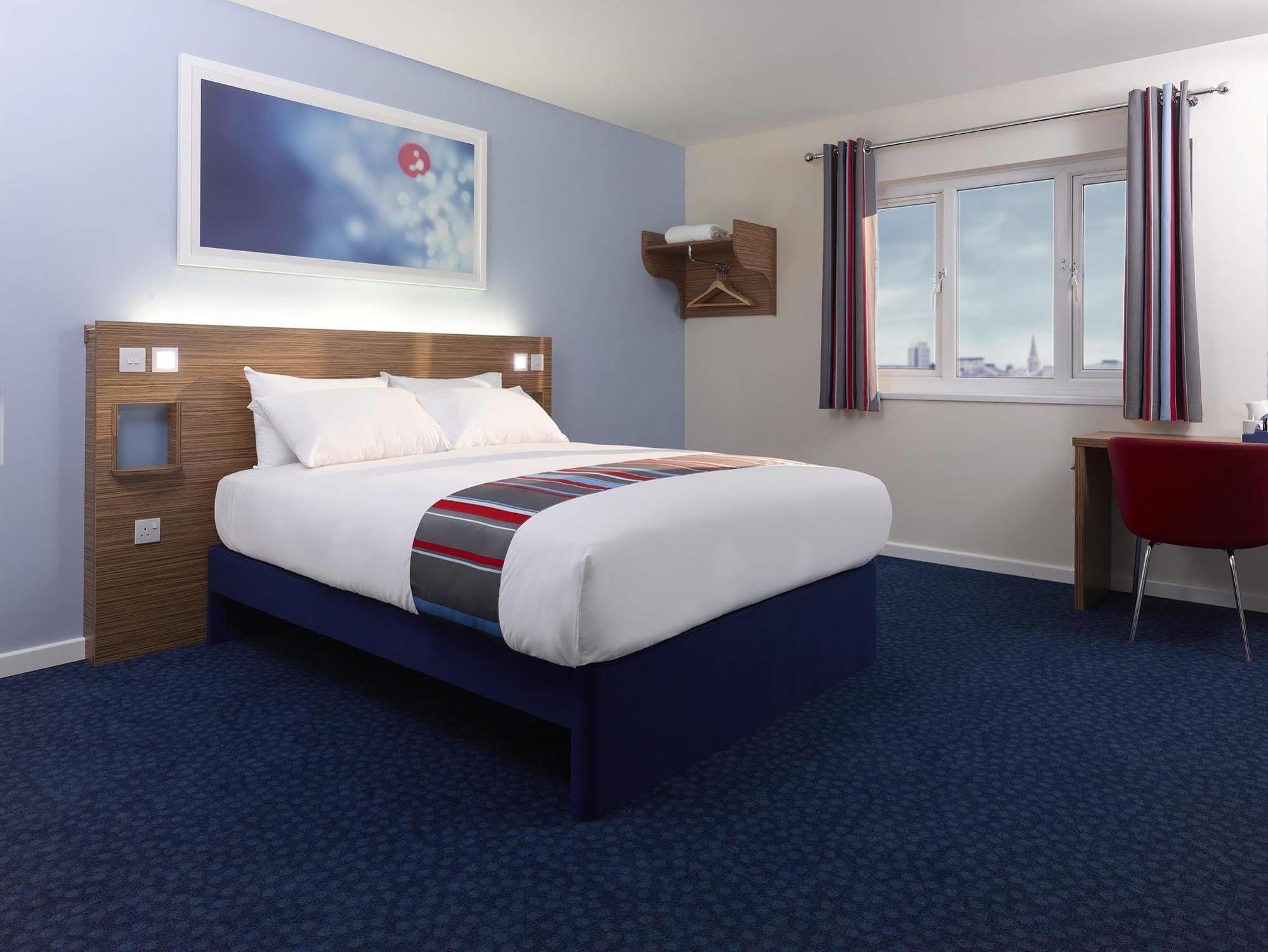 Travelodge Bath Waterside Eksteriør bilde