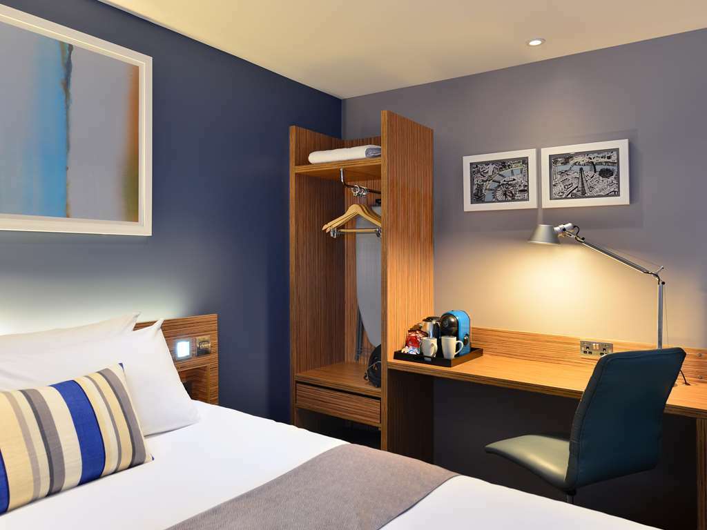 Travelodge Bath Waterside Rom bilde